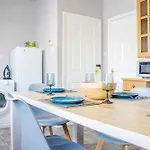 Spacious 3-bed House In Near & Centre With Free Parking & Wifi York