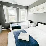 Appartement Spacious 3-bed House In Near & Centre With Free Parking & Wifi York
