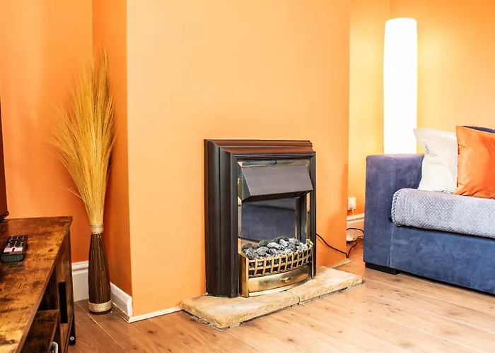 3 Bed House - Free Parking - 10 Minutes To Centre - Perfect For Families, Contractors And Relocators - Long Rates Available Appartement York