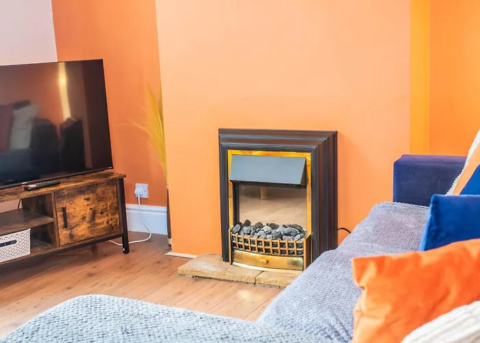 Appartement 3 Bed House - Free Parking - 10 Minutes To Centre - Perfect For Families, Contractors And Relocators - Long Rates Available *