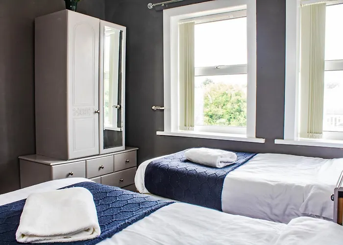 Appartement 3 Bed House - Free Parking - 10 Minutes To Centre - Perfect For Families, Contractors And Relocators - Long Rates Available